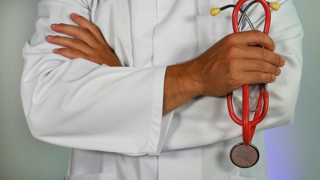 doctor Προφυλακίστηκε ο «γυναικολόγος του λαού» για τα βίντεο παιδικής πορνογραφίας