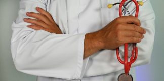 Προφυλακίστηκε ο «γυναικολόγος του λαού» για τα βίντεο παιδικής πορνογραφίας