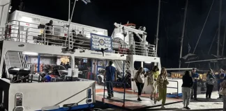 Πολύωρη ταλαιπωρία για τους επιβάτες του «Dodekanisos Express» που παραμένει δεμένο στο λιμάνι της Τήλου, το πλήρωμα…