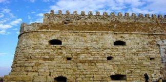 Ηράκλειο: Άτομο έπεσε από μεγάλο ύψος στην περιοχή του αγάλματος Βενιζέλου Ηράκλειο: Άτομο έπεσε από μεγάλο ύψος στην περιοχή του αγάλματος Βενιζέλου