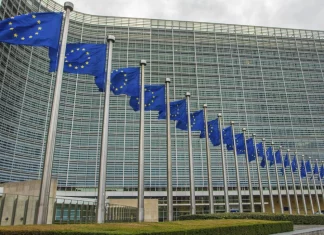 Ευρωπαϊκή Εισαγγελία: Απάτη ΦΠΑ ύψους 114 εκατ. ευρώ με κινητά τηλέφωνα – Πέντε συλλήψεις σε Κύπρο, Γερμανία, Ιταλία, έρευνες και στην Ελλάδα Ευρωπαϊκή Εισαγγελία: Απάτη ΦΠΑ ύψους 114 εκατ. ευρώ με κινητά τηλέφωνα - Πέντε συλλήψεις σε Κύπρο, Γερμανία, Ιταλία…
