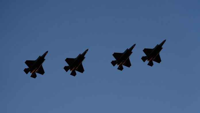 Reuters: Τι περιλαμβάνει η εξοπλιστική συμφωνία Ελλάδας – ΗΠΑ ύψους 4 δισ. δολαρίων Reuters: Τι περιλαμβάνει η εξοπλιστική συμφωνία Ελλάδας – ΗΠΑ ύψους 4 δισ. δολαρίων