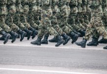 Γερμανία και ΗΠΑ προωθούν μπίζνες σε όπλα και Ενέργεια