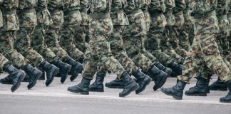 Γερμανία και ΗΠΑ προωθούν μπίζνες σε όπλα και Ενέργεια