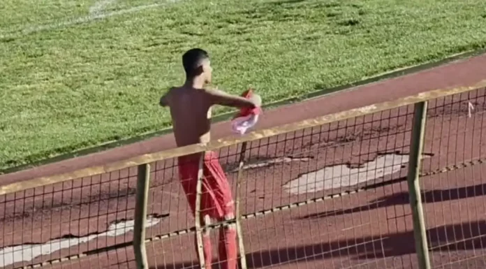 Μπάχαλο σε αγώνα στην Κοζάνη: Καυγάς προέδρου παικτών με το σκορ στο 8-0, διακοπή του αγώνα και επεισόδια που οδήγησαν στο αστυνομικό τμήμα Μπάχαλο σε αγώνα στην Κοζάνη: Καυγάς προέδρου παικτών με το σκορ στο 8-0, διακοπή του αγώνα και επεισόδια που οδήγησαν…