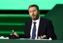 ΠΑΣΟΚ: Συνεχίζει με «προγραμματικά όπλα» στη Βουλή - Οι δύο νέες τροπολογίες και η ομιλία Ανδρουλάκη