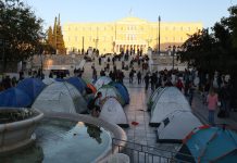 Σε εξέλιξη συγκέντρωση φοιτητών στο Σύνταγμα για τη στέγαση και το κόστος σπουδών