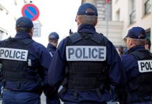 Σάλος στη Γαλλία: Αστυνομικοί φυλάνε το ζαχαροπλαστείο των Μακρόν ενώ η χώρα φλέγεται