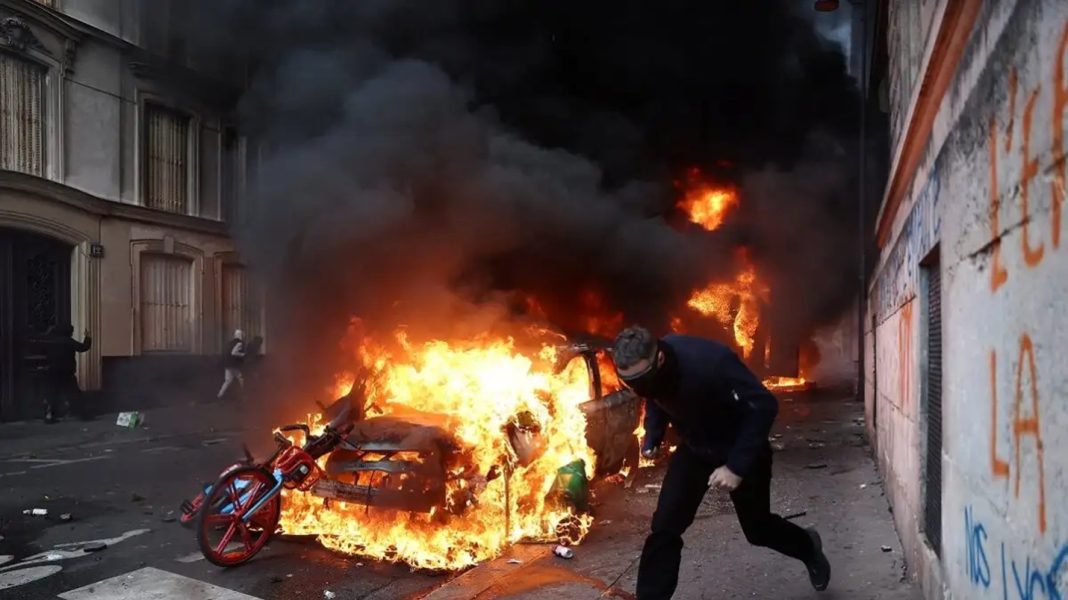 Γαλλία: Με τέιζερ και σιδερένιες ράβδους θα σώζουν τα μαγαζιά τους οι καταστηματάρχες – Προσλαμβάνουν σεκιούριτι και…