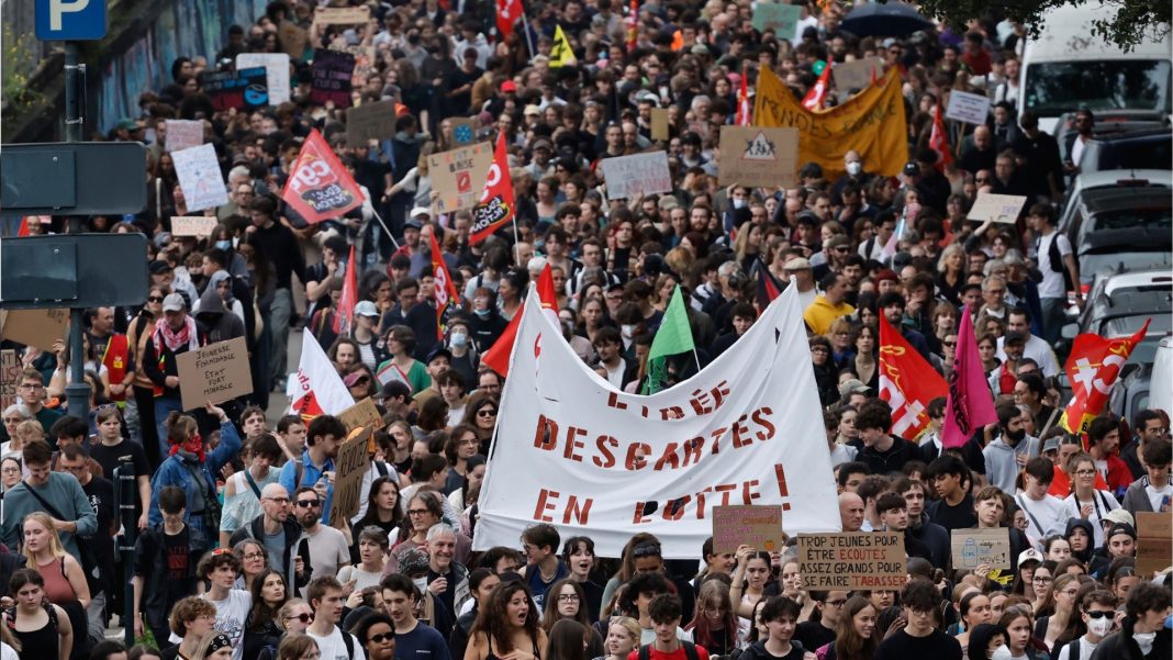 Κυβέρνηση: Ο φόβος για το συλλαλητήριο, το βλέμμα στη Γαλλία και η στοχοποίηση Τσίπρα