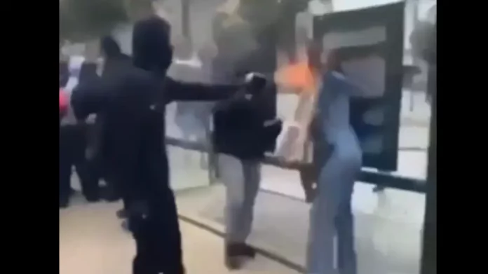 Σάλος στη Γαλλία από επίθεση 15χρονου με αυτοσχέδιο φλογοβόλο σε γυναίκα στη Μασσαλία, το θύμα υπέστη εγκαύματα πρώτου…