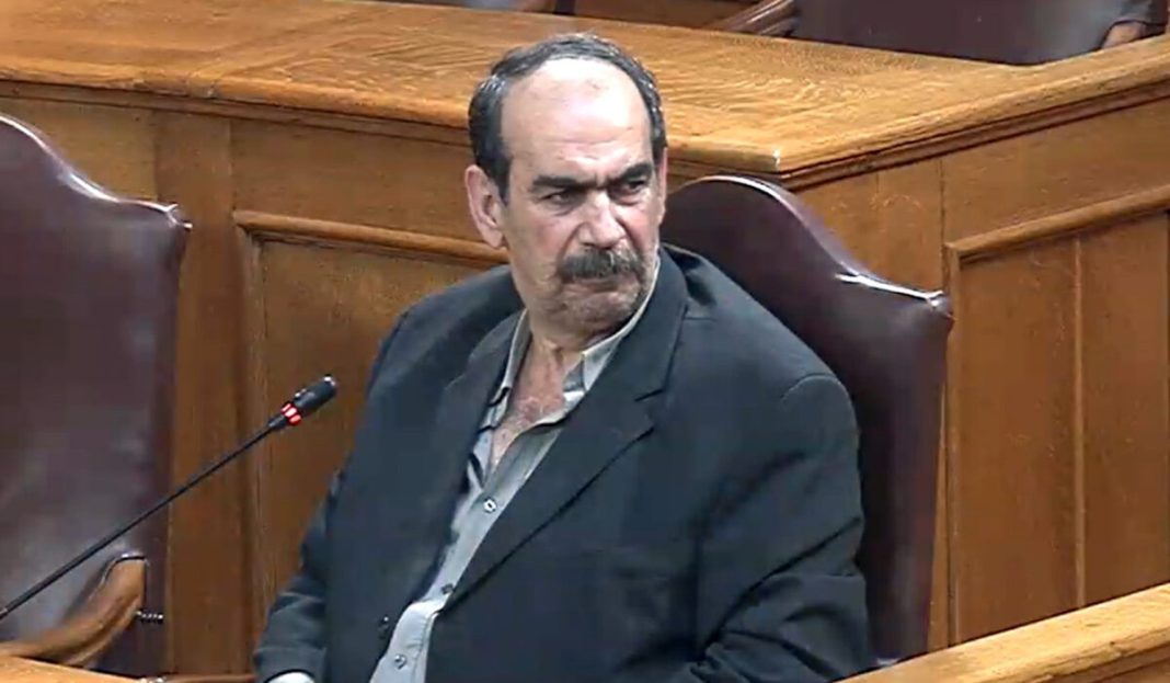 Θα πίνει πικρό «Φραπέ» στα δικαστήριο