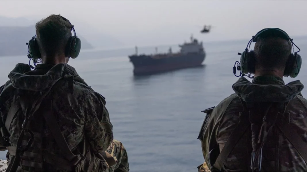 hormuz_usa_tanker Τέσσερα δεξαμενόπλοια στις φλόγες από νάρκες στα Στενά του Ορμούζ, σύμφωνα με το Ιράν