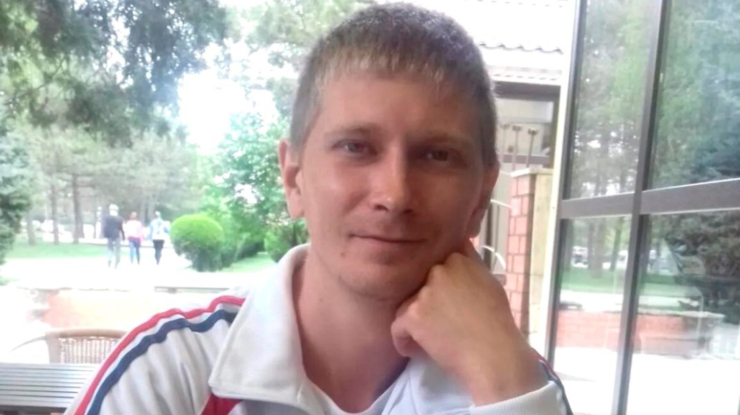 ilya-sorokin-mak Φρίκη στις ρωσικές φυλακές με τον «Δρ. Ηλεκτροσόκ»: Βασάνιζε Ουκρανούς αιχμαλώτους αν δεν φώναζαν τη φράση που τους…