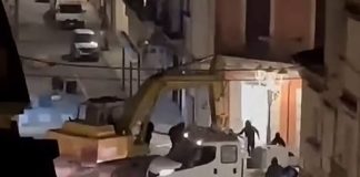 Σικελία: «Ξήλωσαν» δύο ΑΤΜ με εκσκαφέα σε κινηματογραφική ληστεία
