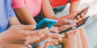 Πώς θα λειτουργεί ο κόφτης για τα παιδιά σε Facebook, Instagram και TikTok - Τι ισχύει για όσους έχουν ήδη λογαριασμό