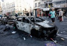 Ο Μακρόν αρνήθηκε την παραίτηση του υπουργού Εσωτερικών μετά τη νύχτα χάους με 2.400 συλλήψεις και 1.000 τραυματίες…