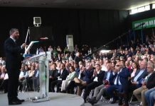 ΠΑΣΟΚ: Περιοδείες, διεύρυνση και διπλό μέτωπο κατά Μητσοτάκη και Τσίπρα