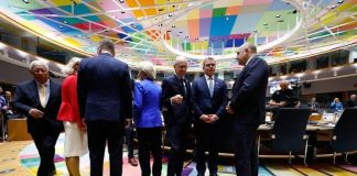 Politico: «Η ΕΕ βρίσκεται μπροστά σε μια πολιτική καταιγίδα»