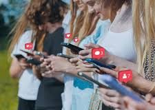 GenZ: Εθισμένος στο TikTok 1 στους 2 Έλληνες κάτω των 30, τι δείχνει ελληνική μελέτη