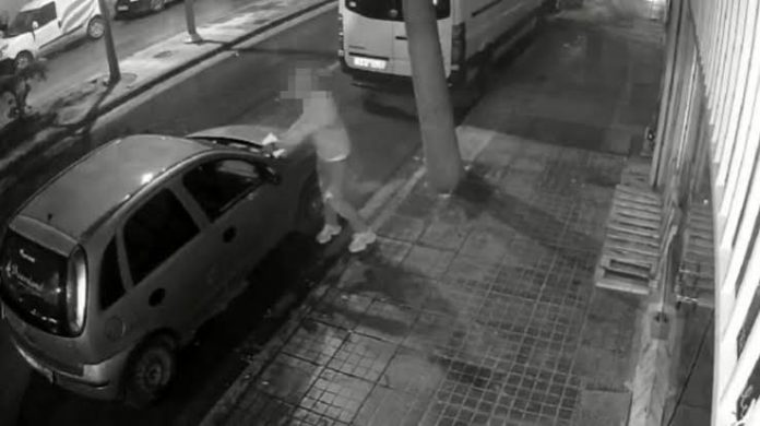 Ταυτοποιήθηκε 36χρονη για τη δημόσια διαπόμπευση γυναίκας στο Ηράκλειο, αναζητείται ένας άνδρας
