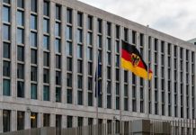 Συνελήφθη πρώην επικεφαλής των μυστικών υπηρεσιών της Γερμανίας: Κατηγορείται για κατασκοπεία