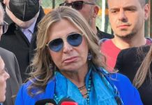 «Ο Σήφης Βαλυράκης δολοφονήθηκε, θα παλέψω κόντρα στη συγκάλυψη» λέει η σύζυγός του για την αθώωση των έξι ψαράδων