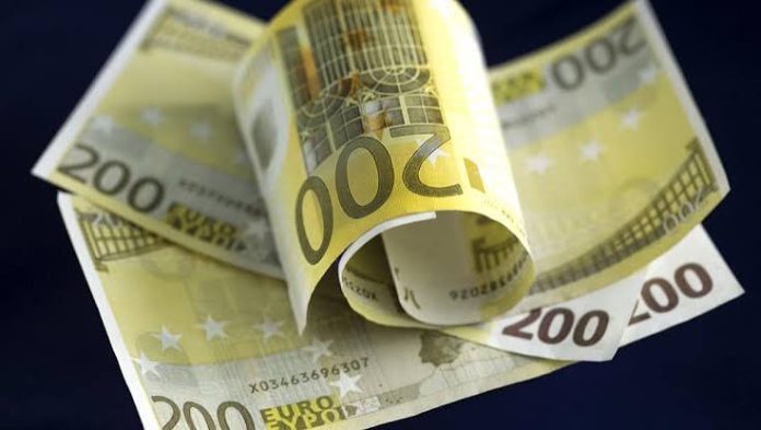Ο μυθος των πλεονασματων Πώς χάθηκαν 44 δισ. ευρώ από την ελληνική οικονομία σε 3 έτη
