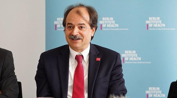 ΔΡ .Ιωαννίδης αποδομεί την κυβέρνηση Μητσοτάκη: «Ονόμασαν “αριστεία” την αχρηστία τους» -(VIDEO) ΔΡ .Ιωαννίδης αποδομεί την κυβέρνηση Μητσοτάκη: «Ονόμασαν "αριστεία" την αχρηστία τους» -(VIDEO)