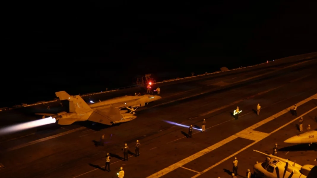 iran_us_planes WSJ: Οι ΗΠΑ ζητούν από τις χώρες του Κόλπου να προετοιμαστούν για σφοδρό χτύπημα στο Ιράν μετά τις ενδιάμεσες εκλογές