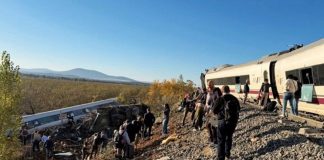 Τραγωδία στην Ισπανία: “Ένα τρένο έλαβε άδεια διέλευσης παρά το κόκκινο φανάρι” λέει ο υπουργός Μεταφορών της χώρας