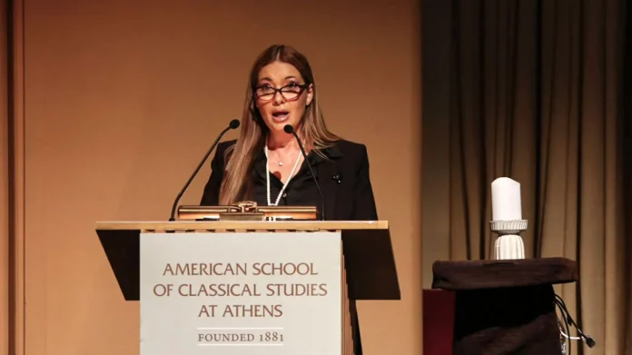 «Το Ισραήλ ζητά το δικαίωμα να προστατεύει τον λαό του»: Η πρέσβης Πνινάτ Γιανάι στην εκδήλωση μνήμης για την 7η…