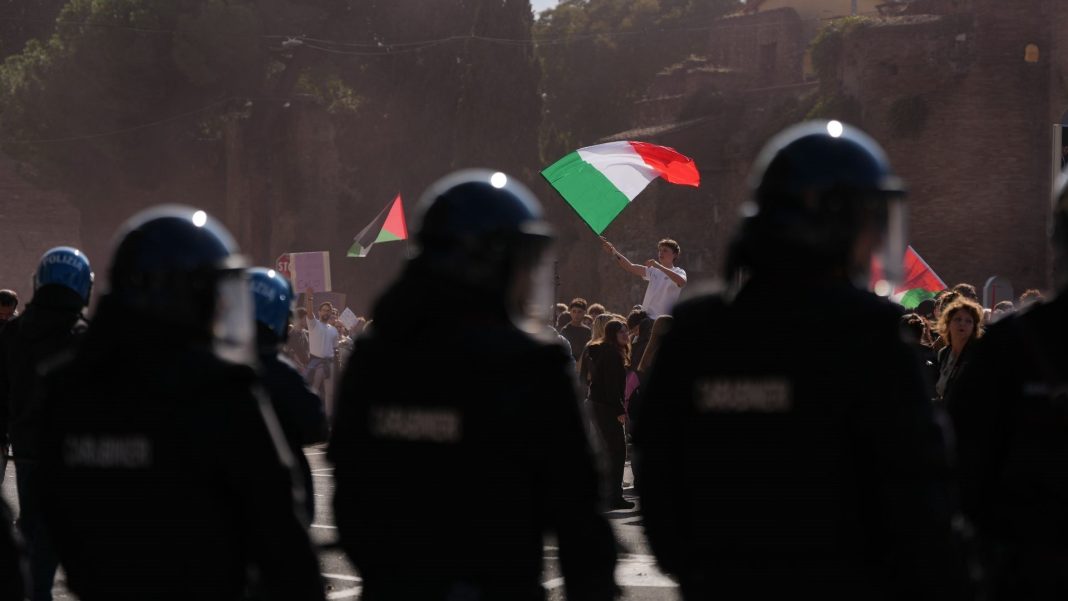 Ιταλία: Χιλιάδες εργαζόμενοι και φοιτητές στους δρόμους για το δυσβάσταχτο κόστος διαβίωσης (Photos/Videos)