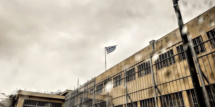 Νέο νομοσχέδιο για τις φυλακές: «Βραχιολάκι» υπό όρους, ένταξη των Εξωτερικών Φρουρών στα Σώματα Ασφαλείας, συνεχείς έλεγχοι Νέο νομοσχέδιο για τις φυλακές: «Βραχιολάκι» υπό όρους, ένταξη των Εξωτερικών Φρουρών στα Σώματα Ασφαλείας, συνεχείς…