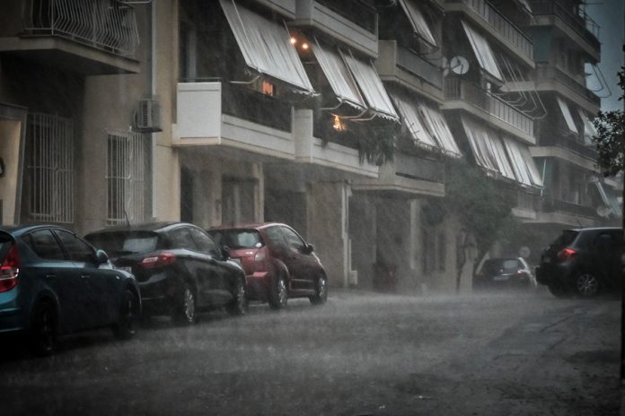Πάμε για τριήμερο με πολλές βροχές