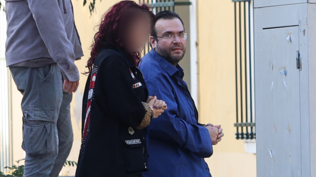 Προφυλακίστηκαν ο Καμπούρης, η σύζυγός του και άλλοι τέσσερις για την απάτη στον ΕΦΚΑ