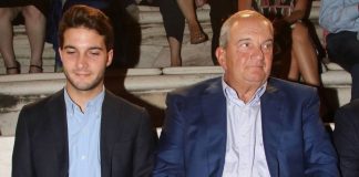 Στρώνει το χαλί για τον γιο του ανιψιού του θείου