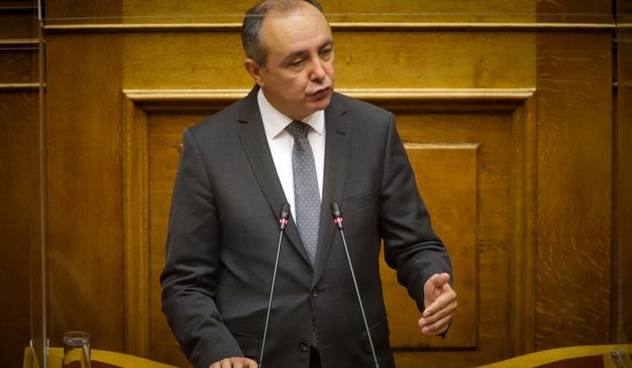 Έξαλλοι με τον Καράογλου στο Μαξίμου Έξαλλοι με τον Καράογλου στο Μαξίμου