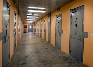Βόλος: 47χρονος κατηγορείται ότι έβαλε φωτιά στα κρατητήρια
