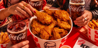 Τέλος η Pepsi για τα KFC: Θα πουλάνε πλέον μόνο Coca Cola με στόχο να κερδίσουν ξανά την αμερικανική αγορά