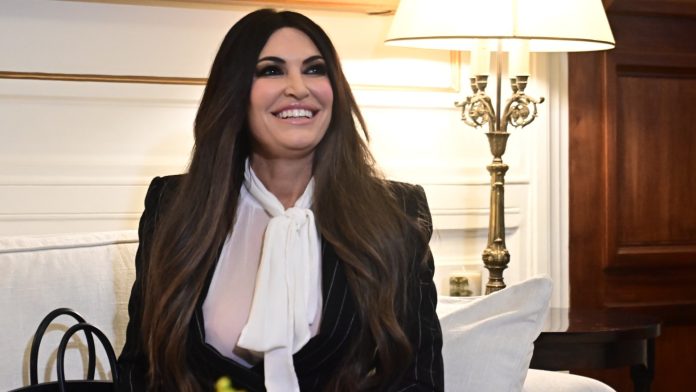 Nέα πυρά Hurriyet για Γκίλφοϊλ: Παραιτήθηκε «η βασίλισσα των σκανδάλων»
