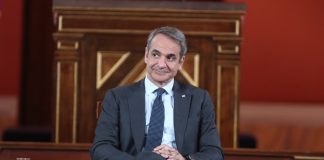Αξιοποιώντας… τα μπάχαλα των άλλων – Η κυβέρνηση επενδύει στα συντηρητικά αντανακλαστικά