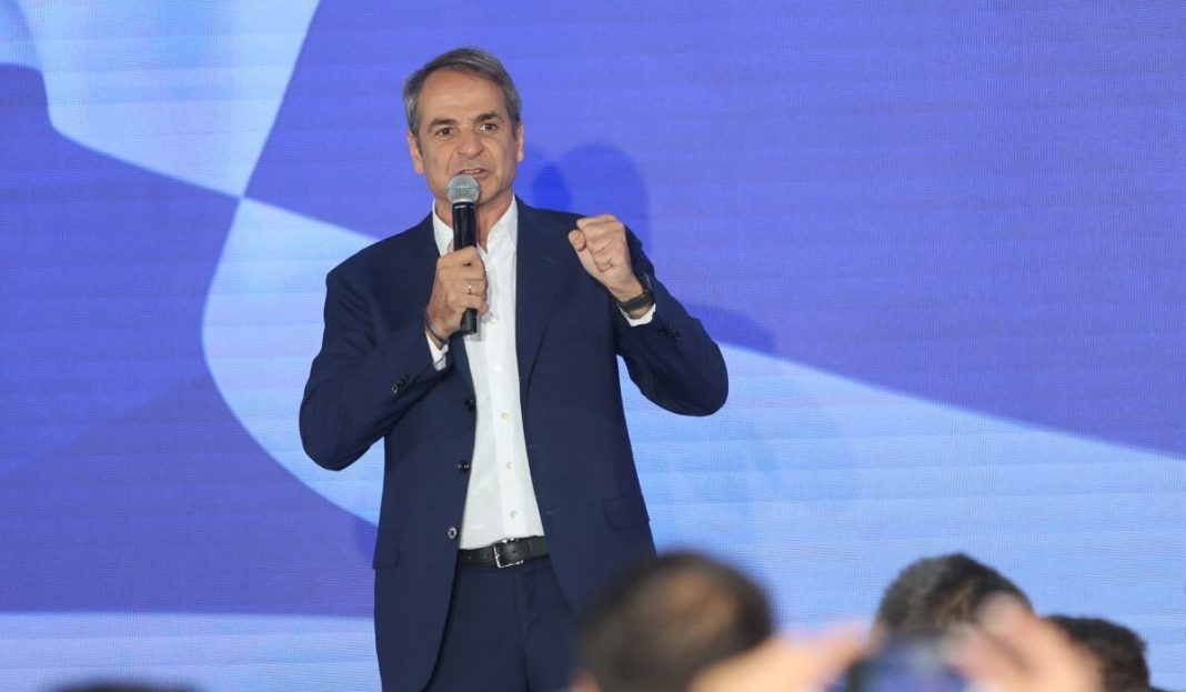 kyriakos_mitsotakis-1-1200x700 Το «σεμνά και ταπεινά» του Μητσοτάκη συναντά το φάντασμα του Καραμανλή