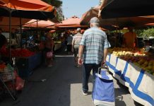 Θεσσαλονίκη: 74χρονος προσπάθησε να κλέψει πορτοφόλι σε λαϊκή αγορά αλλά τον κατάλαβαν Θεσσαλονίκη: 74χρονος προσπάθησε να κλέψει πορτοφόλι σε λαϊκή αγορά αλλά τον κατάλαβαν