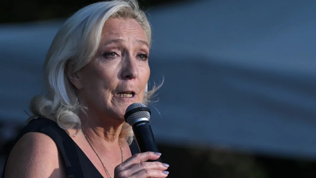 lepen Λεπέν για τις ταραχές στη Γαλλία: Η χώρα είναι όμηρος της βίας και της ανικανότητας, η κυβέρνηση Μακρόν έχει ξεμείνει…