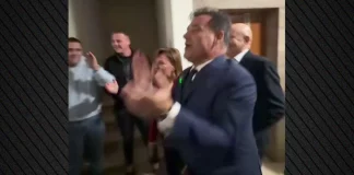 Δείτε τον, σοβαρό και όχι μίζερο, υπουργό υγείας να χοροπηδά σα το κατσίκι σε κομματική συγκέντρωση - (VIDEO)