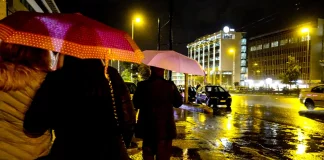 Ισχυρή βροχή στην Αθήνα, πλημμύρες σε Πειραιά, Πέραμα, Μέγαρα, Πικέρμι, 112 στη Σκιάθο, Red Code για 8 περιοχές
