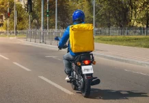Αστυνομικοί στη Λεμεσό μεταμφιέζονται σε διανομείς για να βρουν αυτούς που ληστεύουν αλλοδαπούς ντελιβεράδες