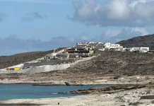 Ανάκληση των αδειών του White Coast στη Μήλο και πειθαρχική δίωξη της πρώην προϊσταμένης της Πολεοδομίας ζητά η Αρχή…