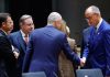 «Μαύρα σύννεφα» από νωρίς στη Σύνοδο Κορυφής της ΕΕ: Ο Μερτς απαιτεί περικοπές στον προϋπολογισμό, ο Μακρόν δεν είπε… λέξη στα ΜΜΕ «Μαύρα σύννεφα» από νωρίς στη Σύνοδο Κορυφής της ΕΕ: Ο Μερτς απαιτεί περικοπές στον προϋπολογισμό, ο Μακρόν δεν είπε……